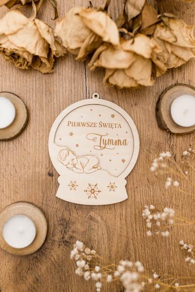 Bombka kula śnieżna "Pierwsze Święta" + imię - obrazek 2