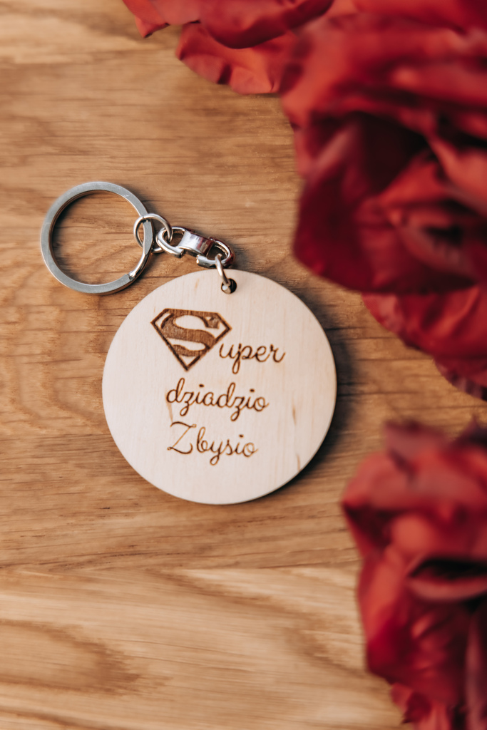 Brelok "Super Babcia/Dziadek" z Imieniem – Inspiracja Supermenem - obrazek 3