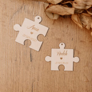 2 Breloki w Kształcie Puzzli (data+imiona)
