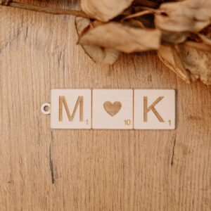 Brelok w Kształcie Scrabbli z Inicjałami
