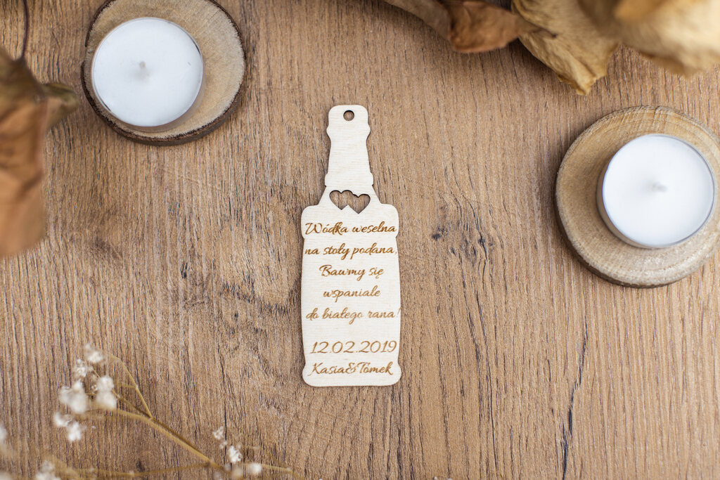 Personalizowana Zawieszka na Alkohol ze Sklejki